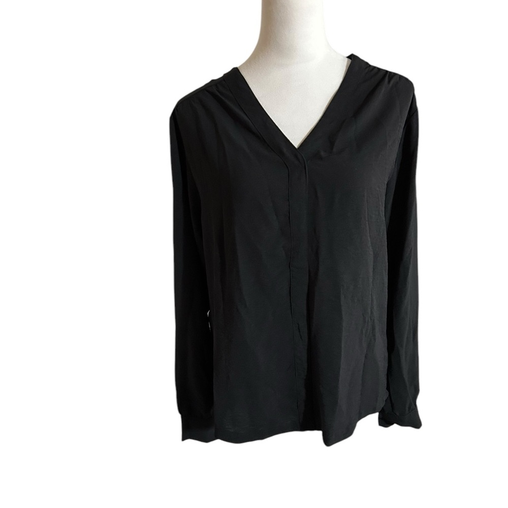 Jolie & Joy Women's Black V-Neck Top